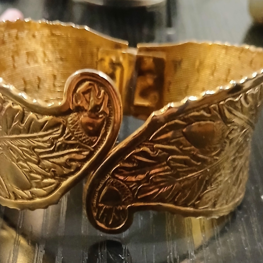 Source Unknown Elegant Gold Botanical Bracelet - image 5